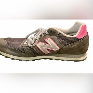 New Balance 373 sneakers